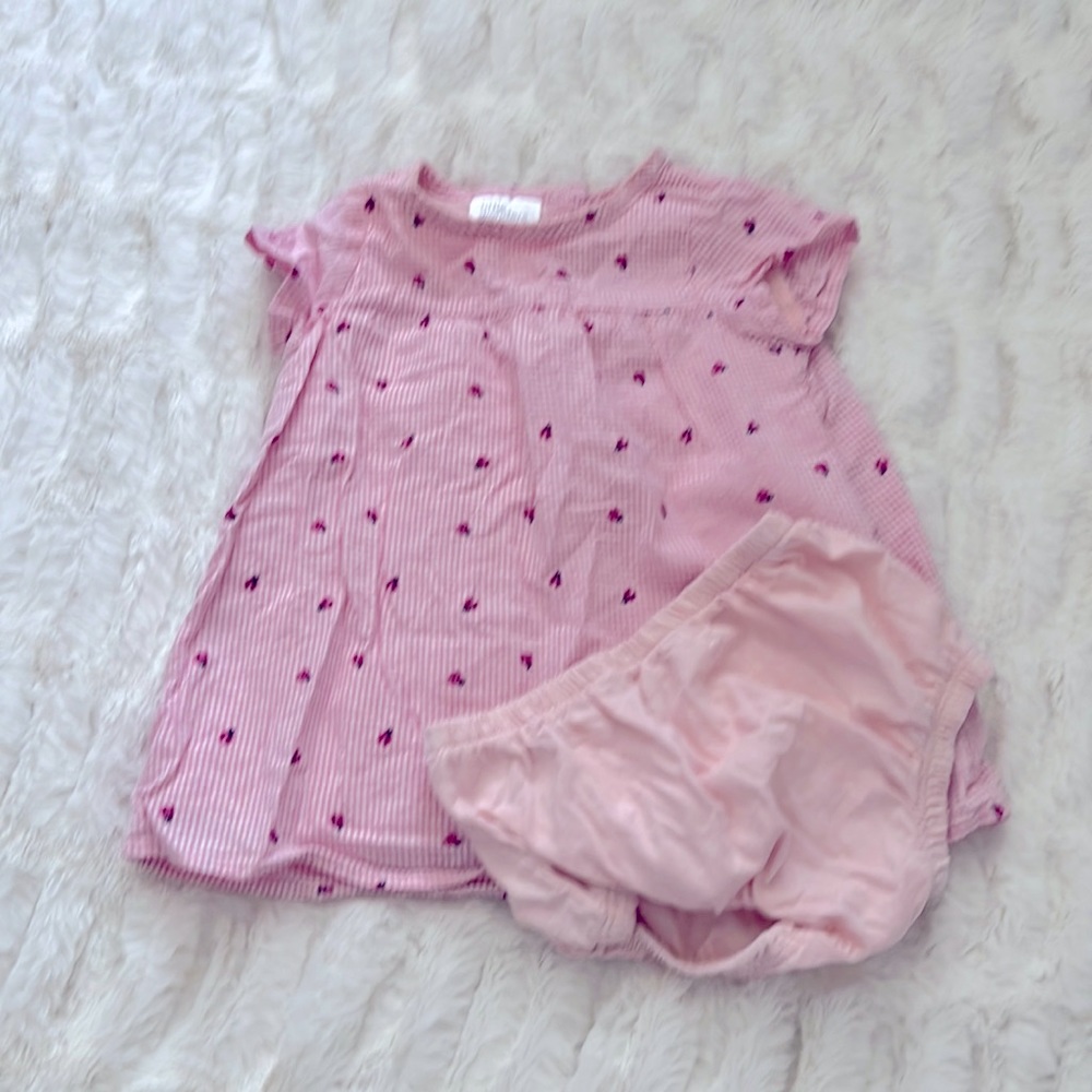 Baby girl dress with matching rompers size 3-6 months.